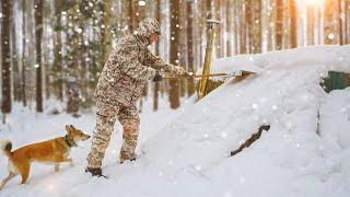 The acrid smell almost killed me. I'm digging up my underground house from the snow.