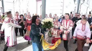 Чувашские фольклорные коллективы закружили в хоровод прямо на вокзале, толи ещё будет!