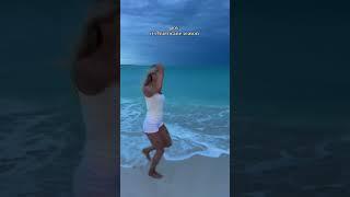 guys the storm is brewing #fyp #beach #viral #summer #influencer #bahamas #pinkpalmpuff