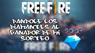 FREE FIRE- dándole al ganador el premio de 500 diamantes 