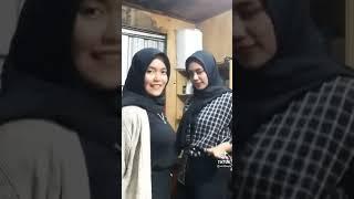 Tiktok Hot || jilbab cantik adu goyangan