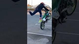 Учусь делать круги, со мной все хорошо  #stunt #bike #moto #supermoto #мотоциклы #дпс #regulmoto