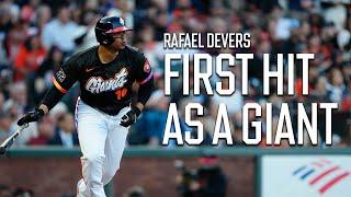 Rafael Devers Receives a Standing Ovation Before His First Hit as a San Francisco Giant