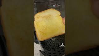 This is how you make toast in an air fryer  #shorts