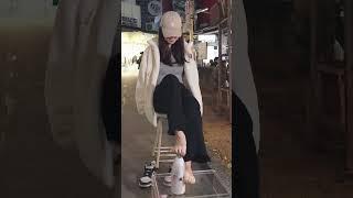 挑戰用腳開瓶蓋 #sole #foot #shorts #挑戰 #正妹 #美女 #美足 #美腳 #美腿 #街頭挑戰 #街訪