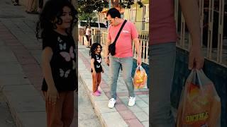 #Watch the man comfort the poor girl