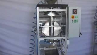 Automatic packaging machine with volume dosimeter