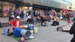 Amazing street artist in Berlin, Alexanderplatz (Beranger @Berangermusic - fb)