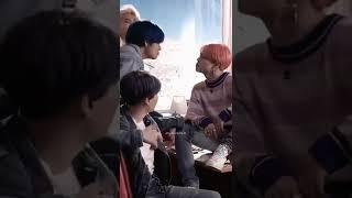 What secret Code is Taehyung giving Jimin ?? 