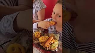 Американская бургерная а Лахти Финляндия. Bus Burger.