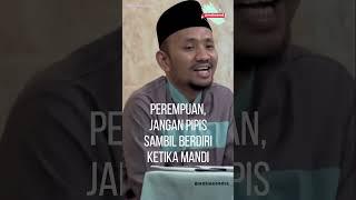 Perempuan Jangan Pipis Sambil Berdiri