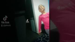Brenda Lavinia cantando #bts