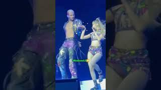 The Dancer was surprised when Lisa took his hand! #blackpink
