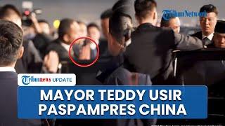 Sigap! Mayor Teddy Usir Tangan Paspampres China Berbadan Tegap saat Prabowo Hendak Masuk Mobil