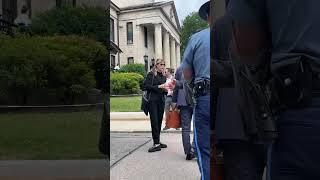 Karen & Her Team Arrive To Court  