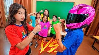 Batalha De Rima Na Escola: Meninas Vs Meninos!