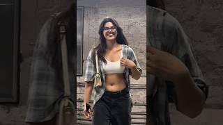 instagram girl navel shorts in metro #dance #music #navel