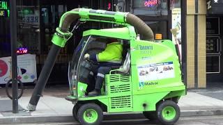 Уборка улиц в Канаде/Street cleaning in Canada