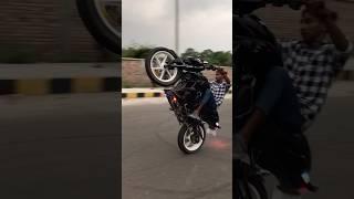 Basic wheelie Apache 4v duel dix bike stunt bike stunt rider #motorcyclestunts #stuntsunlimited