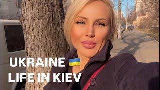 Ukraine  LIFE IN KIEV, March 10, 2025. The Streets of Kiev, Ukraine. Streets Scenes..