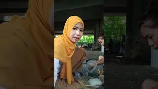 Yulia Saksana sedang live sekarang!