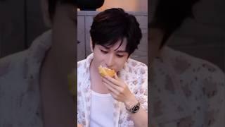 So Cute he looks while eating.. I also want some.. #成毅 x Surprise Guangzhou breakfast vlog!!