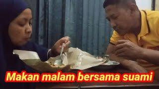 Makan malam bersama suami