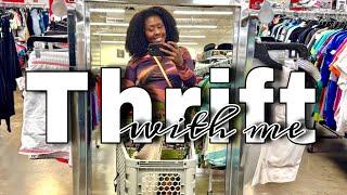 VISITING A NEW THRIFT STORE! | Come Thrift With Me #vlog #thrifting