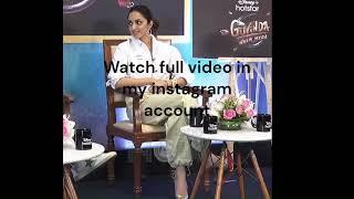 Actress Kiara advani shoeplay dangling 4           check description