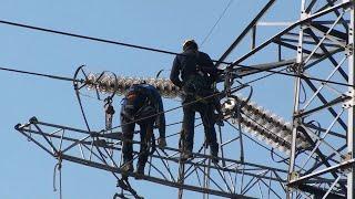 Sostituzione isolatore su Traliccio da 132000 Volts