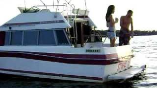 Bayliner flybridge 360 drive around