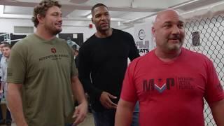 Bellator 207: Michael Strahan reunites with Matt Mitrione