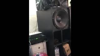 Scoop bass bin Bass test