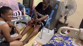 HOW TO GIVE A NEWBORN BABY A BATH IN NIGERIA AFRICA | BABYS FIRST BATH