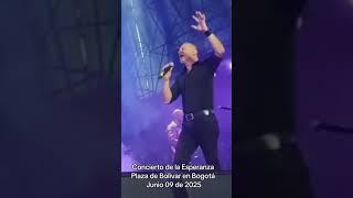 Disfruta música de los Prisioneros en el Concierto de la Esperanza en la Plaza de Bolivar en Bogotá.