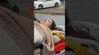 У Харкові з-під завалів пошкодженого влучанням Росії будинку дістали дівчину