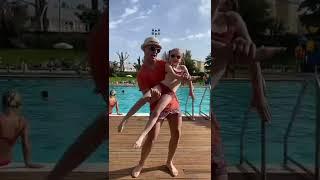 Salvo e Giorgia Nuova Footloose Challenge in Piscina! #shorts