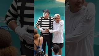Unexpected Bromance  Tom mime Seaworld #seaworldmime #tomthemime #funny #shorts
