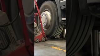 Диагностика ступичного подшипника Scania #automobile #trucking #Scania #сервис #driver