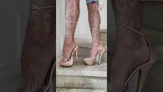 The Godfather of Supermodels, demonstrating how to walk up and down stairs. #style #fashion #catwalk