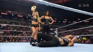 Liv Morgan & Raquel Rodríguez atacan a Rhea Ripley & Tiffany Stratton - WWE Raw 14/10/2024 (Español)