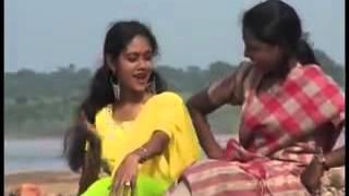 HD 2014 New Adhunik Nagpuri Hot Song    Nadi Nahay Gelo    Pankaj, Monika 3