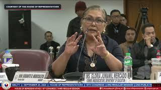 DepEd whistleblower Gloria Mercado shows envelopes supposedly from VP Sara Duterte