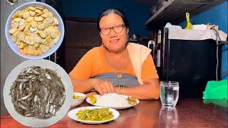 Dried broad beans curry, grilled fish with some veggies, fried fish || North East Indian food