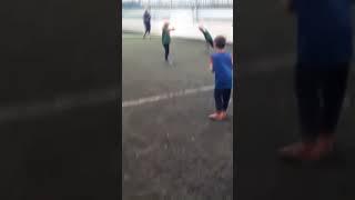 МАЛЫШ ФУТБОЛИСТ УБЕГАЕТ ОТ ВСЕХ СОПЕРНИКОВ  BABY FOOTBALL PLAYER RUNS FROM ALL #малышфутболист