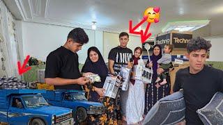 The nomadic tradition of the bride's family giving the dowry to the bride and groom‍️