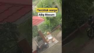 viral ‼️ABG Terciduk mesum Di Teras Rumah Warga #abg #mesumabbas #terciduk #pacaranharam #shorts