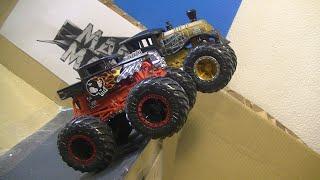 Hot Wheels Monster Trucks Post Apocalyptic Race\Corrida Monster Trucks\Carrera de Monster Trucks