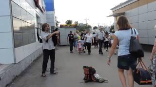 Волынщик у метро Рижская 3 Bagpipe & Piper