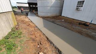 Pouring Concrete Robot Lanes